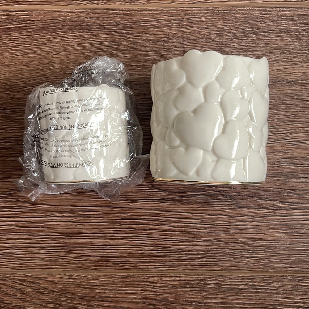 Lenox Ivory with Gold Trim Hearts Medium Votive Tea Light Candle Holder.